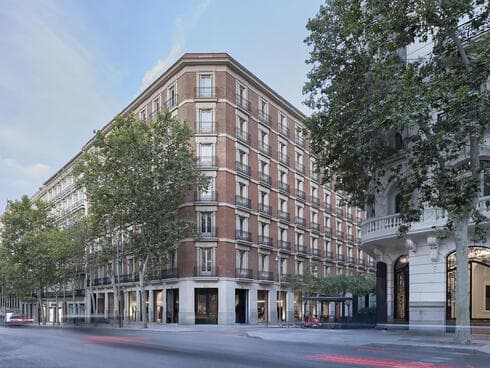 חזית הסניף ברחוב סראנו ובו "דירה"