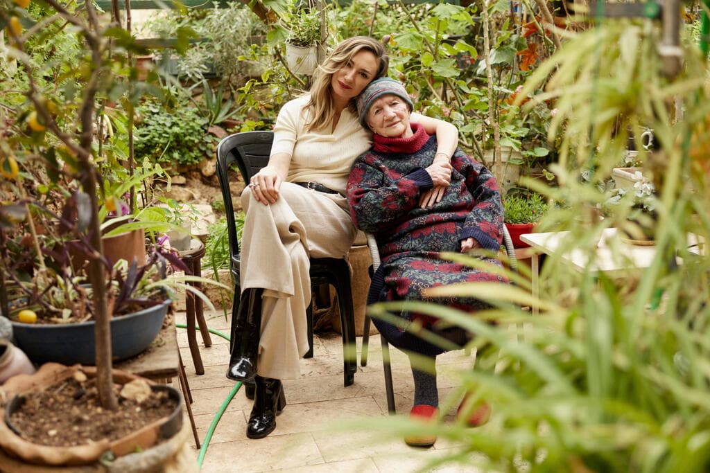 מיכל אנסקי וסבתה חנה גבריהו