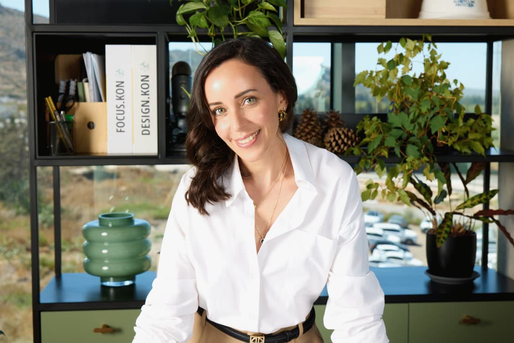 סיון קונוולינה בעבר מהנדסת ביוכימיה, היום מעצבת פנים