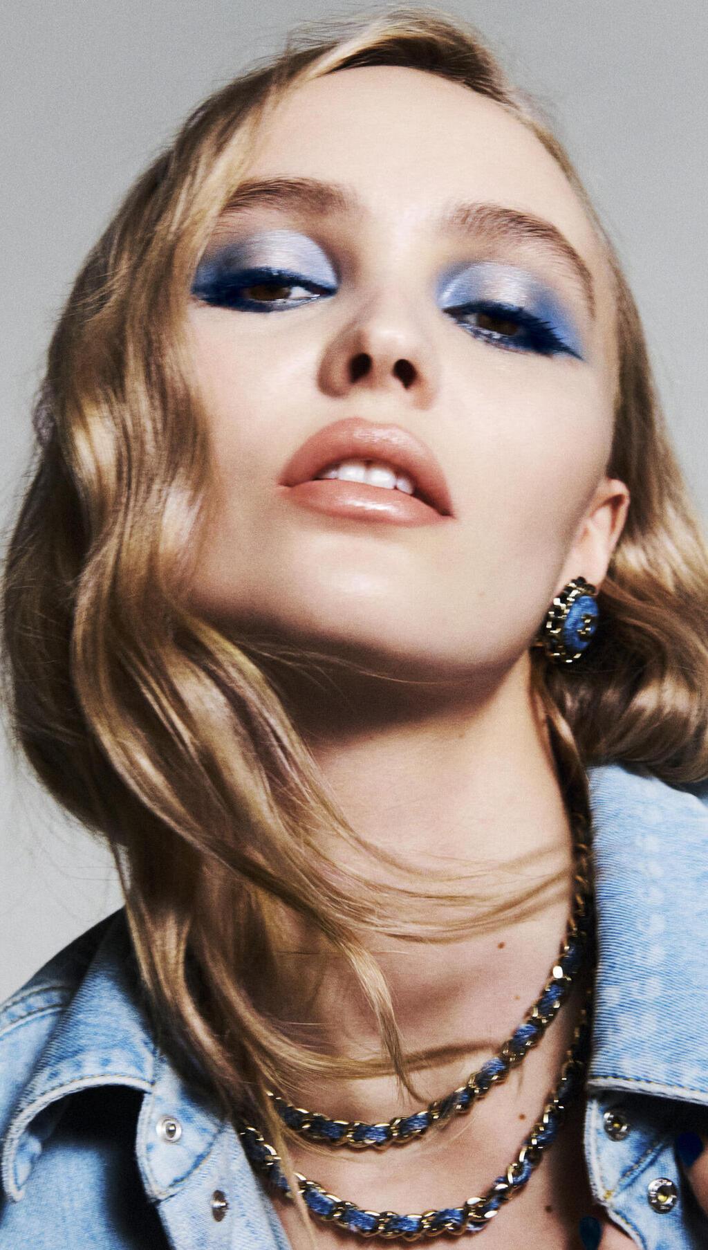 קמפיין קולקציית  הדנים של שאנל  בכיכובה של  ליל רוז דפ