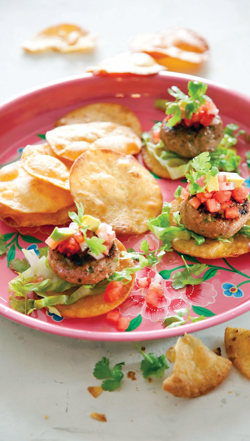 קבבים בסגנון מקסיקני עם סלסה טרייה 