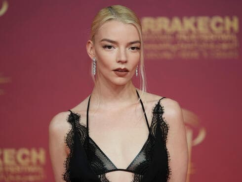 מראה ייחודי וקסם כמעט חייזרי. אניה טיילור ג'וי