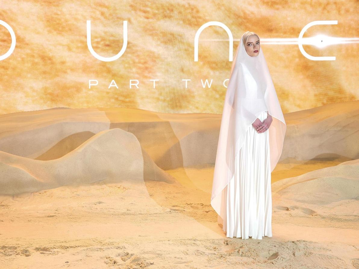 אניה טיילור ג'וי בפרמיירה של "חולית: חלק 2" בלונדון, 2024