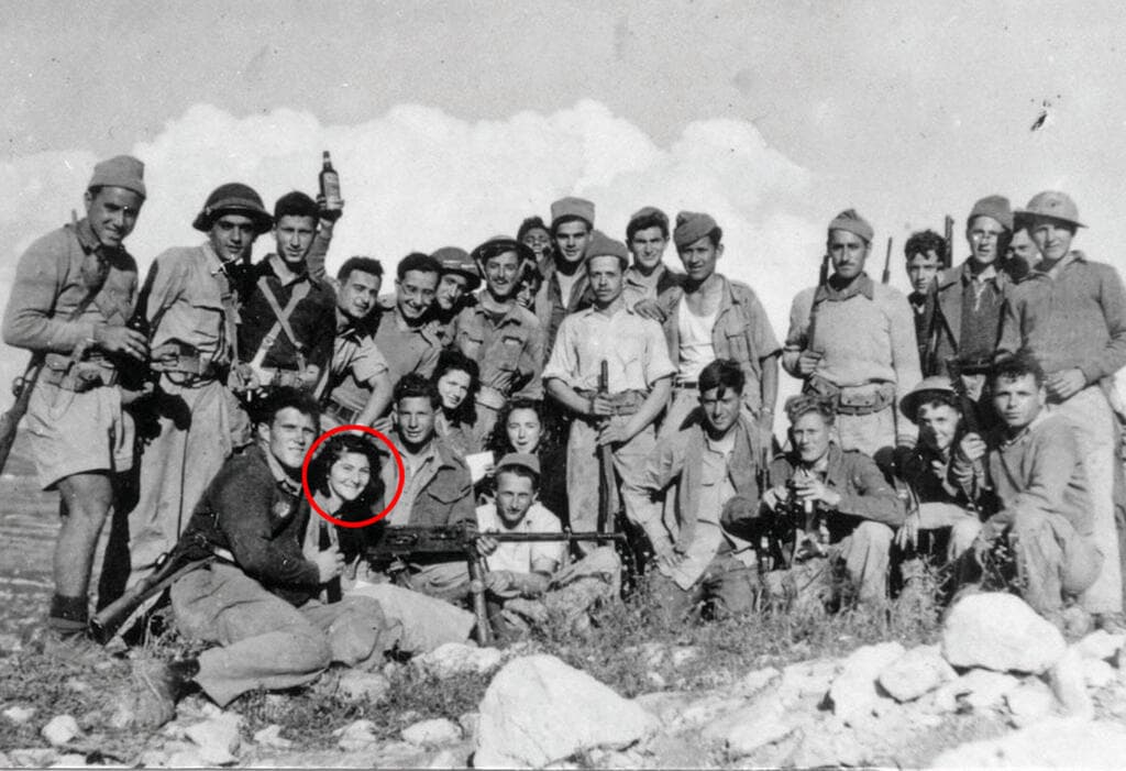 "הייתי מכינה סנדביצ'ים למסתערבים". עם חבריה מהפלמ"ח