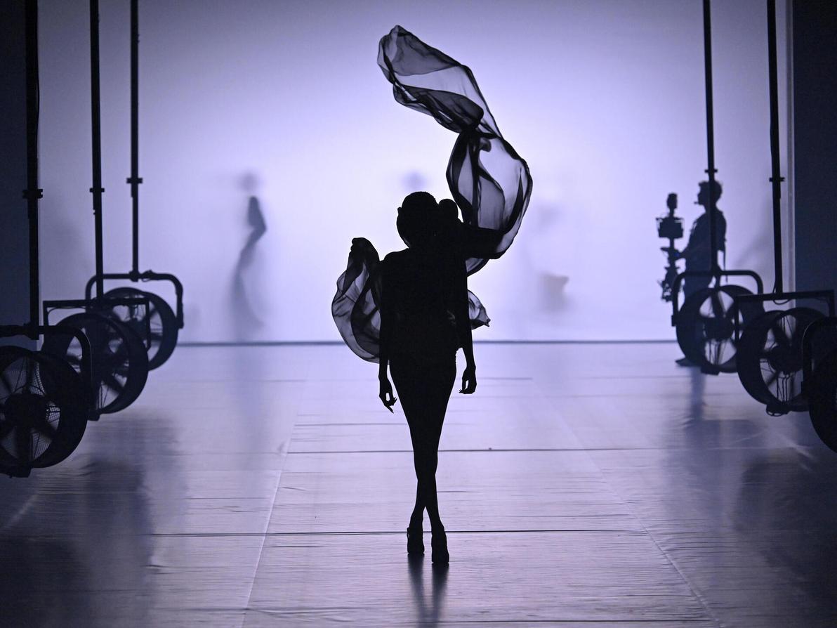 אנוק יאי בתצוגת אביב-קיץ 2024 של  מוגלר