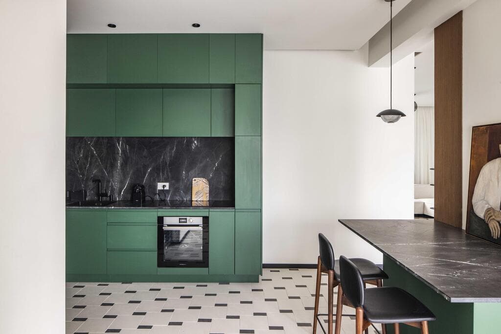 דירה 5, הירקון 70