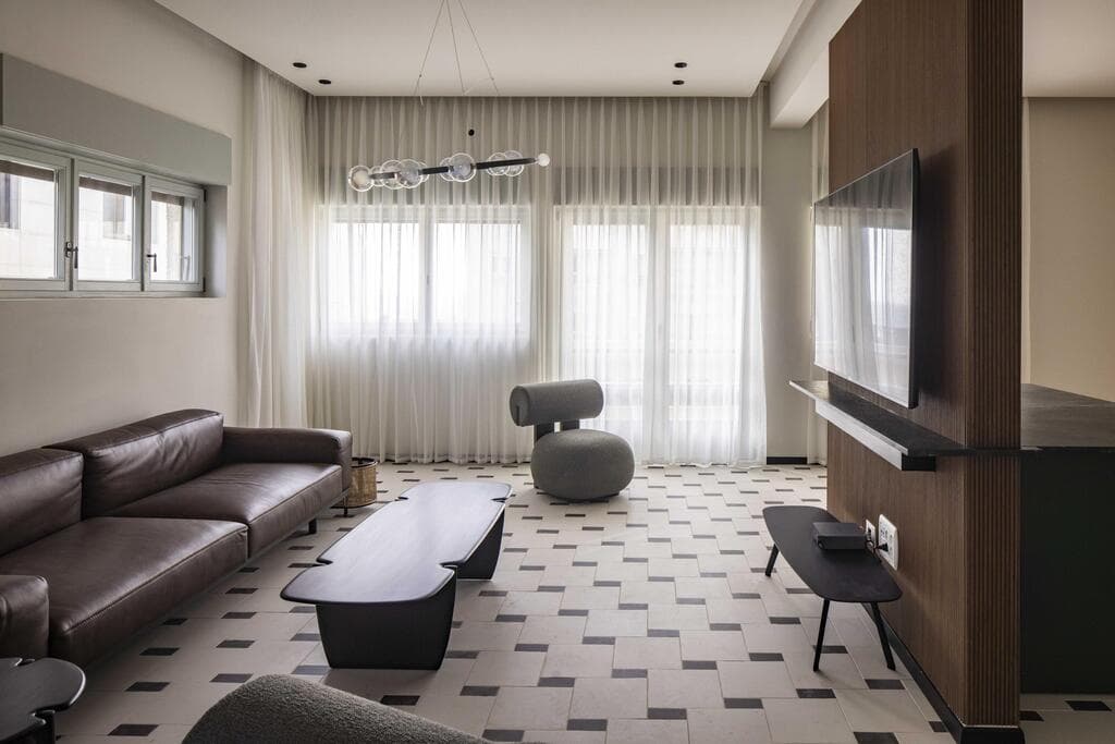 דירה 5, הירקון 70