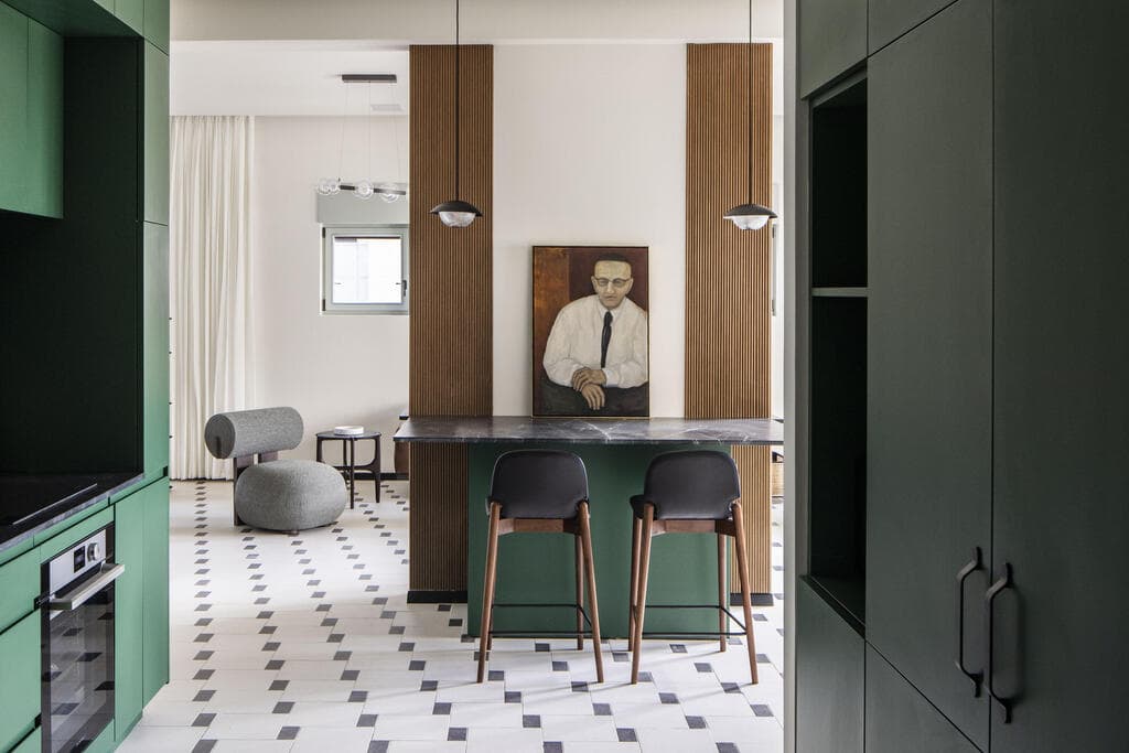 דירה 5, הירקון 70