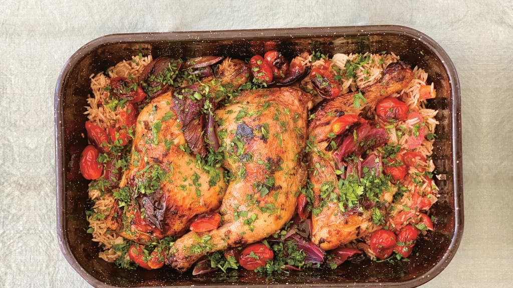  עוף עם אורז  ועגבניות בתבנית אחת