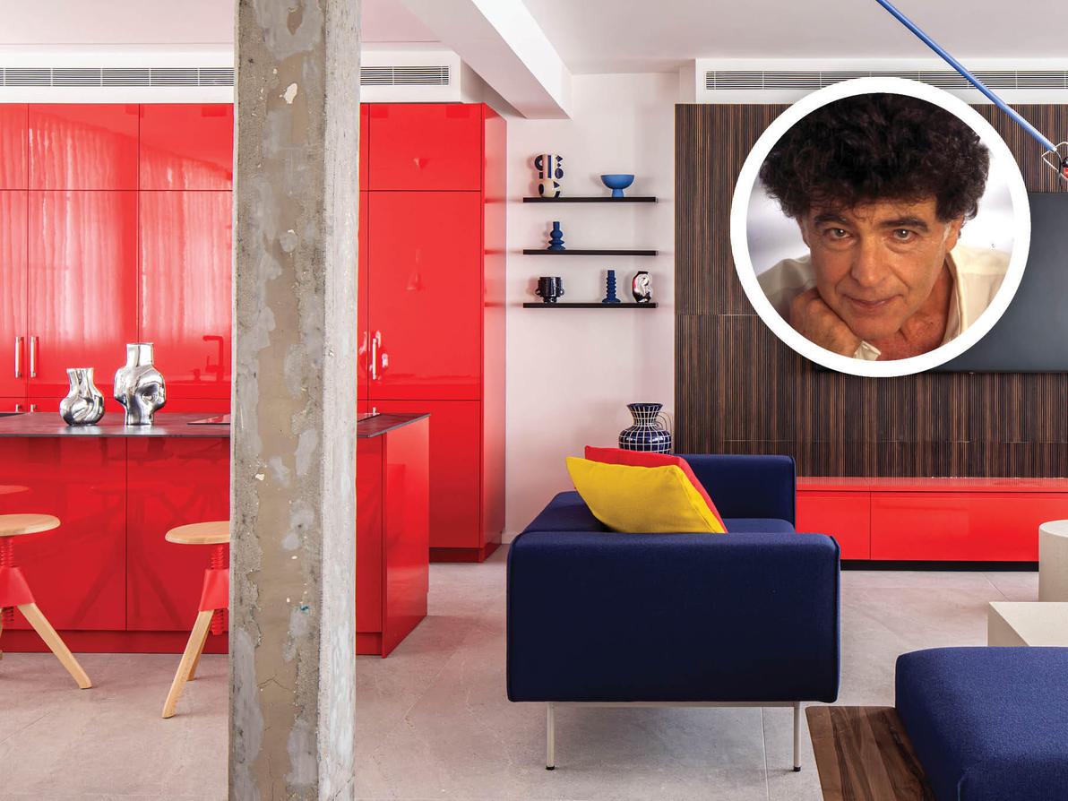 מאיר אריאל, ואחת הדירות המשופצות בבניין ברחוב הירקון 70