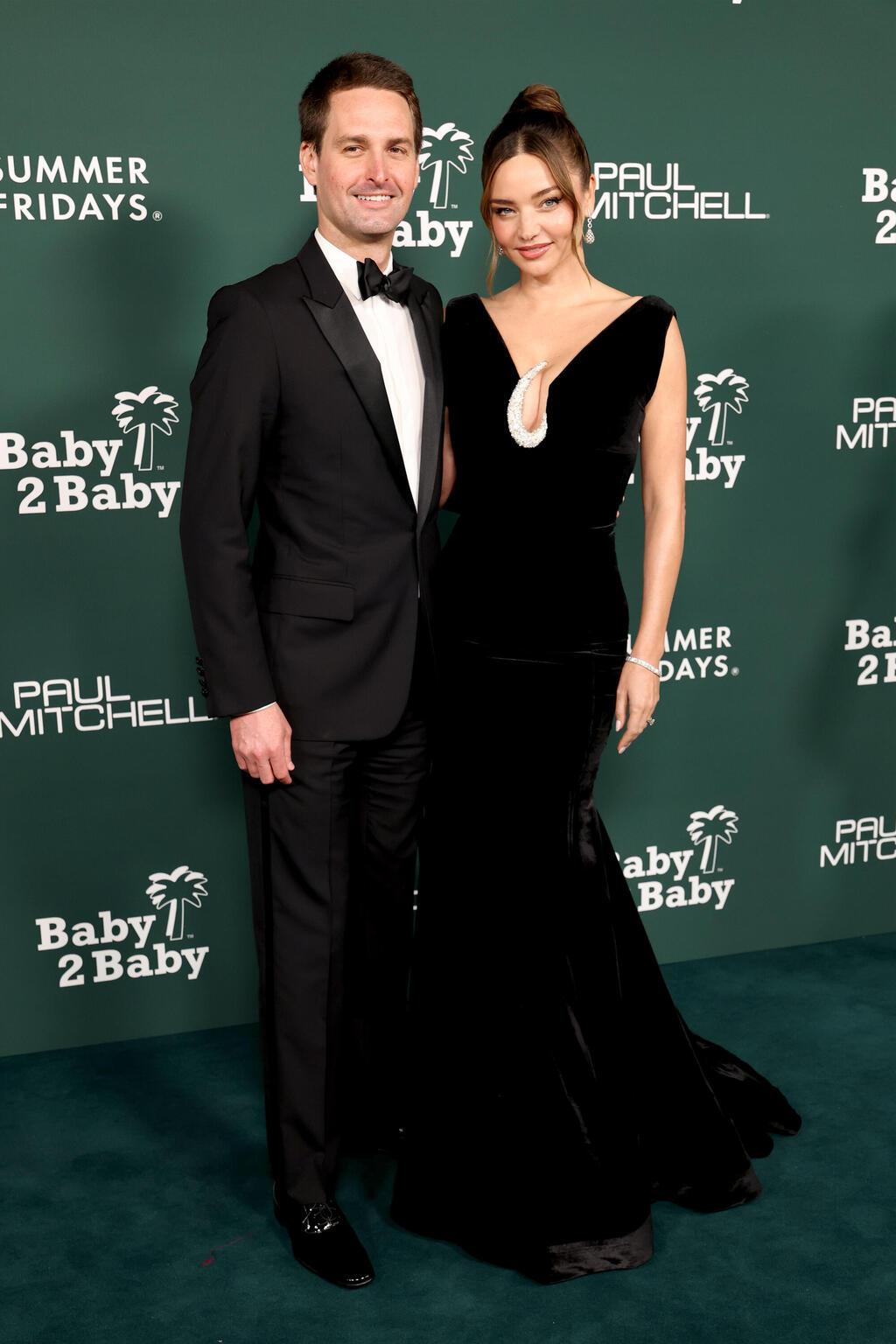 מירנדה קר ואוון שפיגל על השטיח האדום, 2025