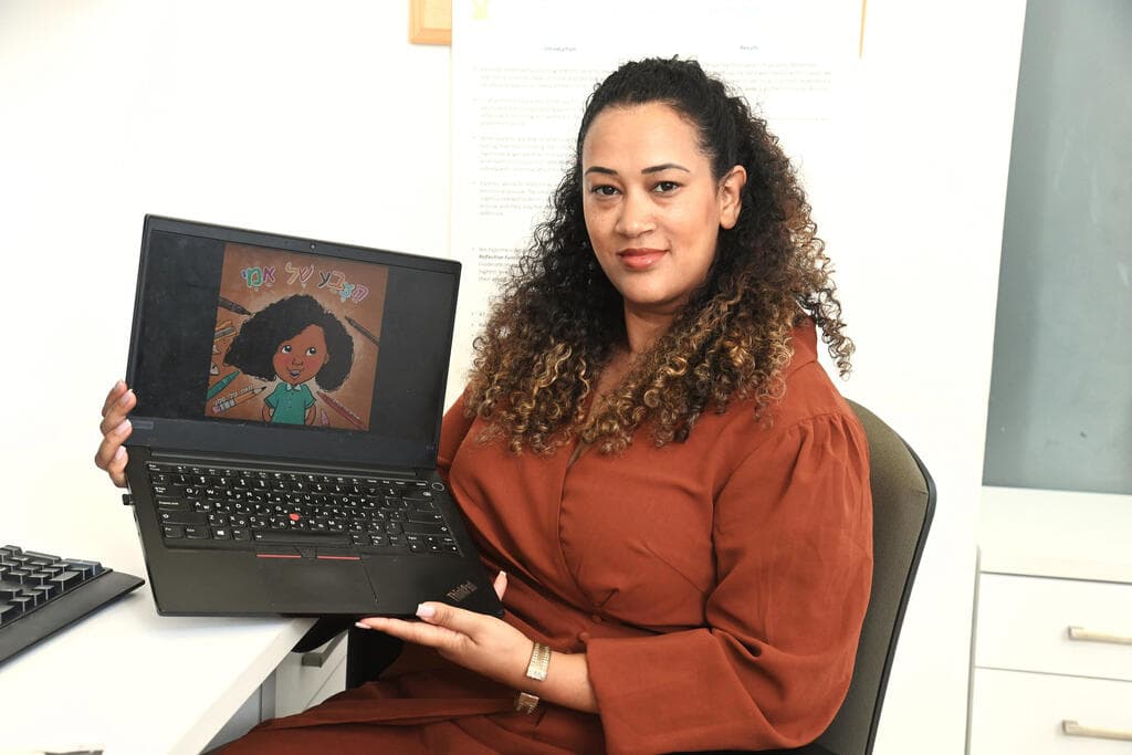 טלי סמני. "קרוב למאתיים הורים עצרו את מילוי השאלון האינטרנטי ששלחתי בשלב השאלות שעסקו בשיחות עם הילדים"