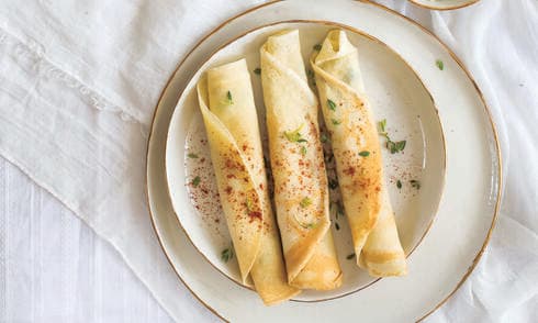 בלינצ'ס במלית ממרח ארטישוק ופטרוזיליה
