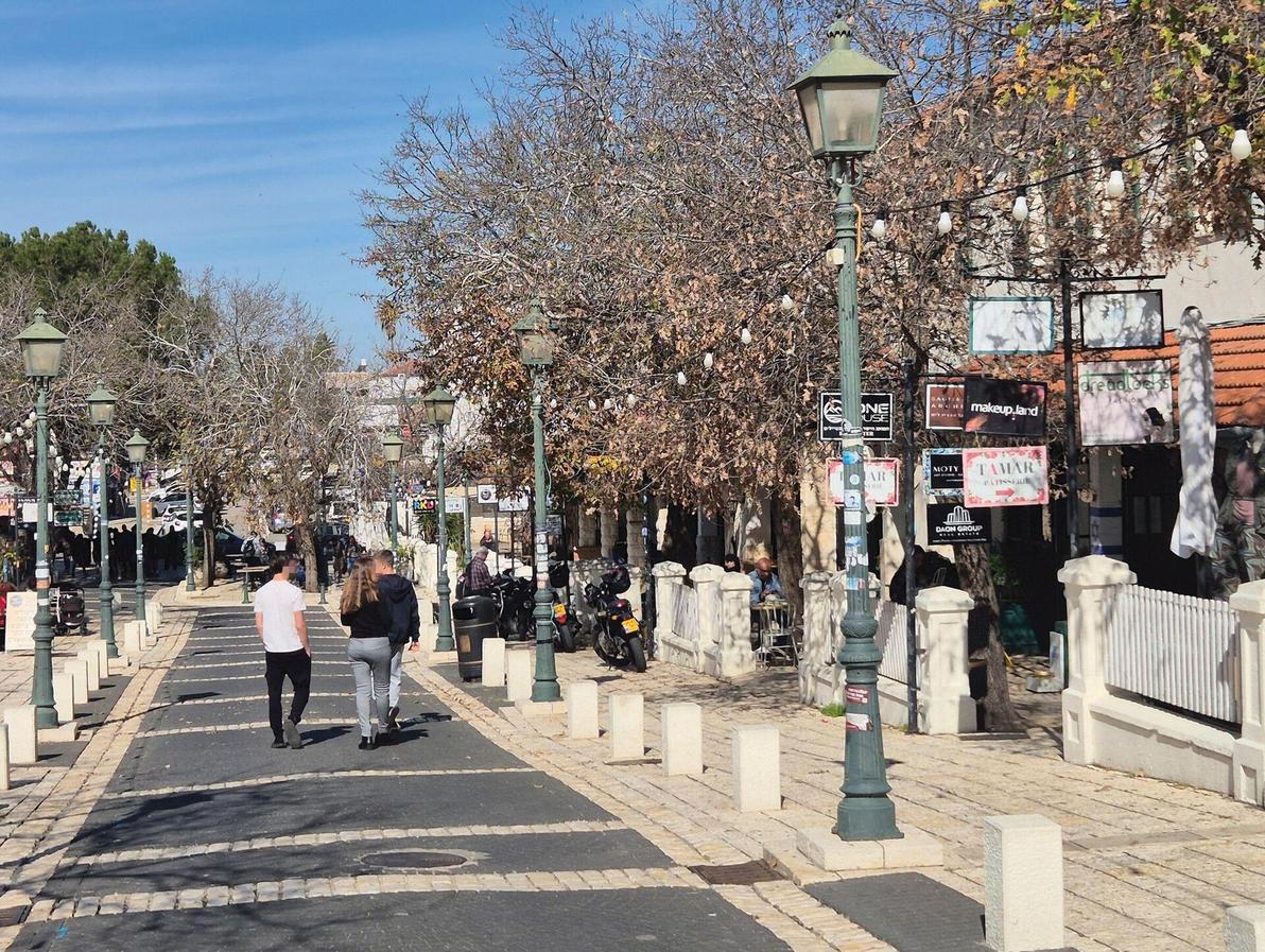 זכרון יעקב, המדרחוב. שלל גלריות, מסעדות, בוטיקים ובתי קפה
