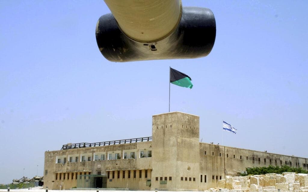יד לשריון, לטרון. מורשת, היסטוריה ותצוגת טנקים מהגדולות בעולם (צילום: צביקה טישלר) יד לשריון, לטרון. מורשת, היסטוריה ותצוגת טנקים מהגדולות בעולם