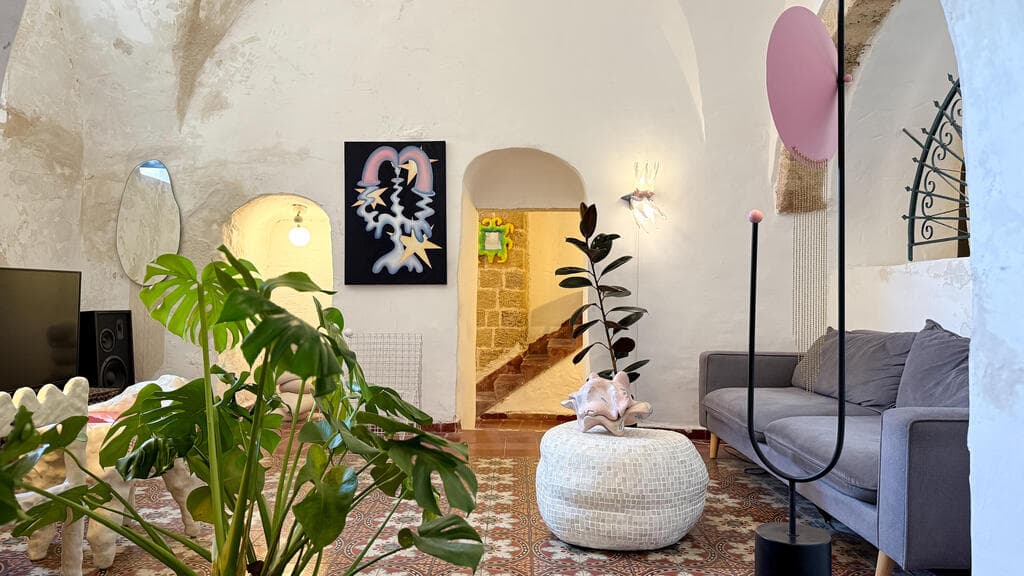 הבית של אדיר יעקובי, יפו, כאן גרים