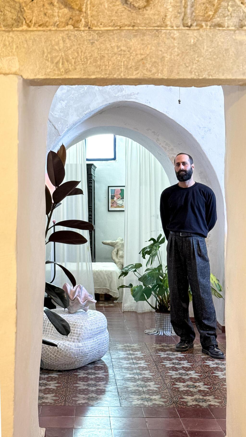 הבית של אדיר יעקובי, יפו, כאן גרים