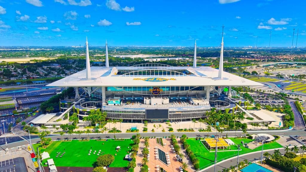 Hard Rock Stadium Miami (צילום: 4kclips, shutterstock) Hard Rock Stadium Miami