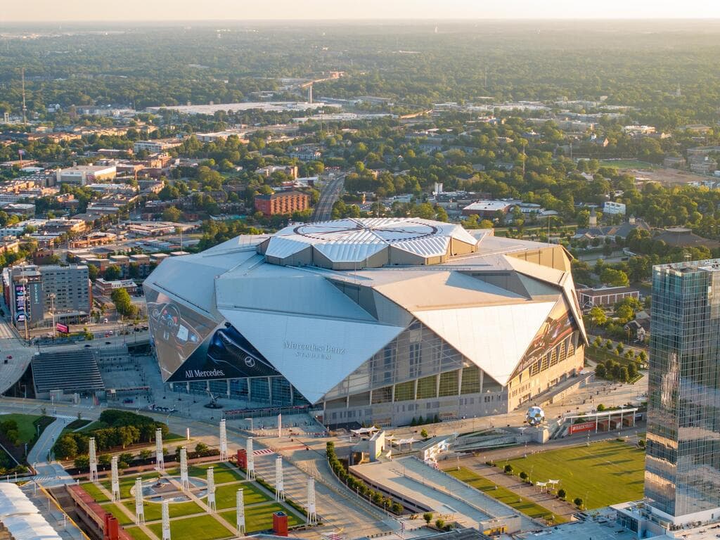 Mercedes-Benz Stadium in Atlanta (צילום: Felix Mizioznikov, shutterstock) Mercedes-Benz Stadium in Atlanta