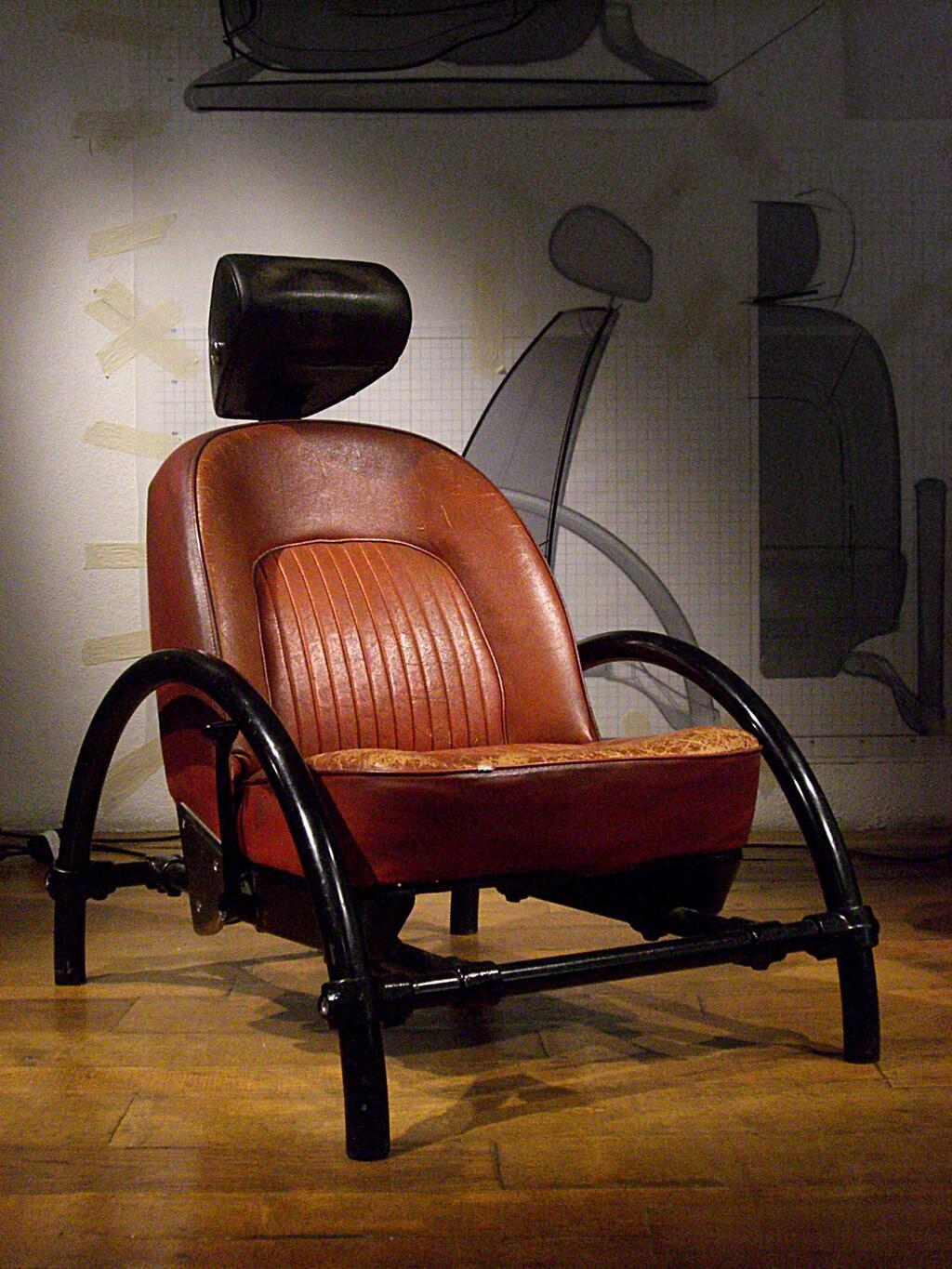 Rover Chair, 1981 (צילום באדיבות Ron Arad and Associates Limited) Rover Chair, 1981