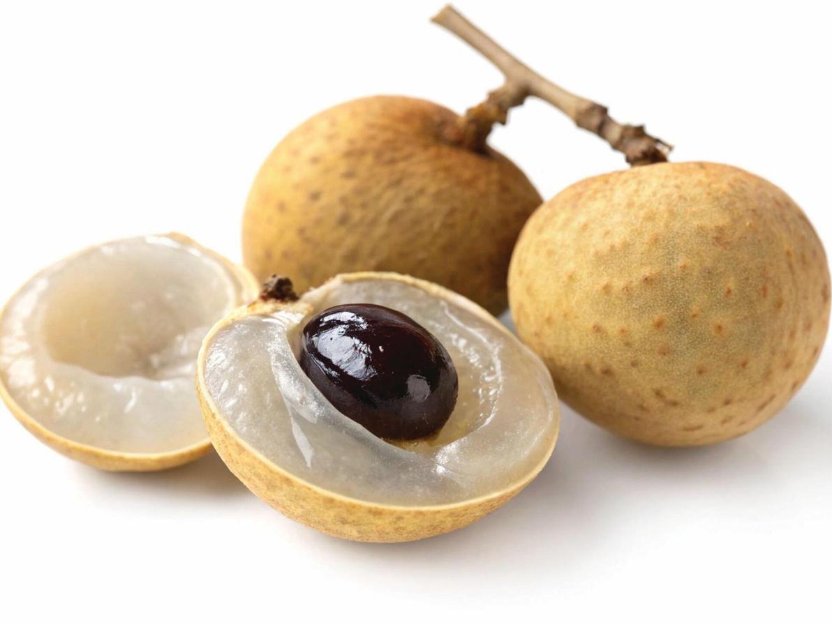פרי הלונגן (צילומים: Shutterstock/ASAP Creative ) פרי הלונגן. הוא קרוב משפחה של הליצ'י ומכונה גם "עין הדרקון"
