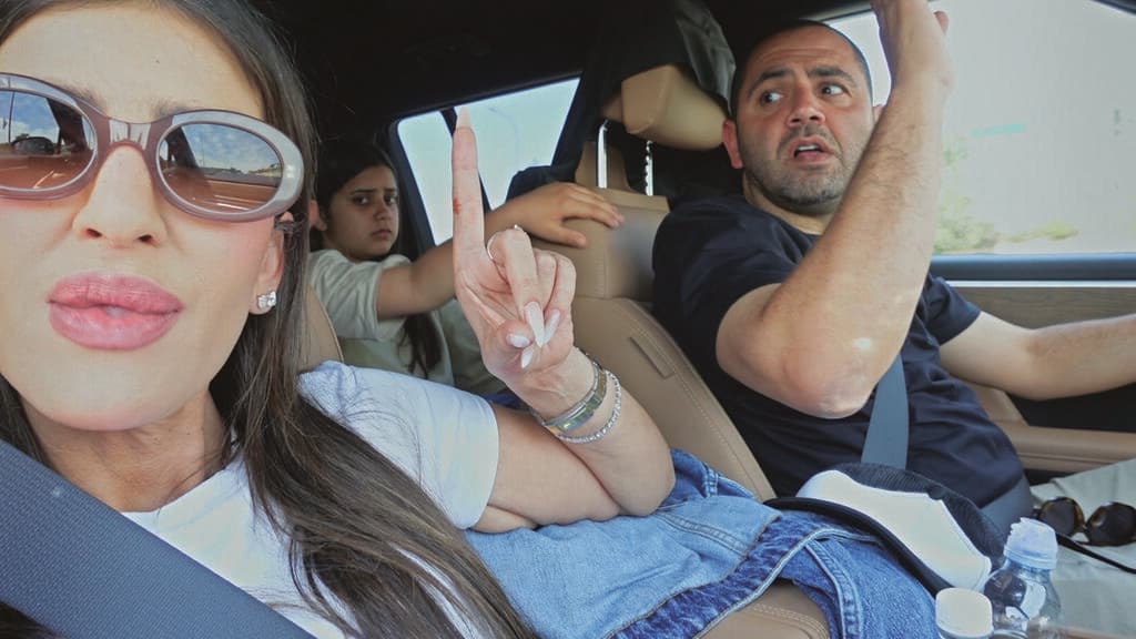 עם המשפחה ב"מחוברים" (צילום: אלבום פרטי) עם המשפחה ב"מחוברים". "אני מסביב לשעון כדי לתחזק את המותג"