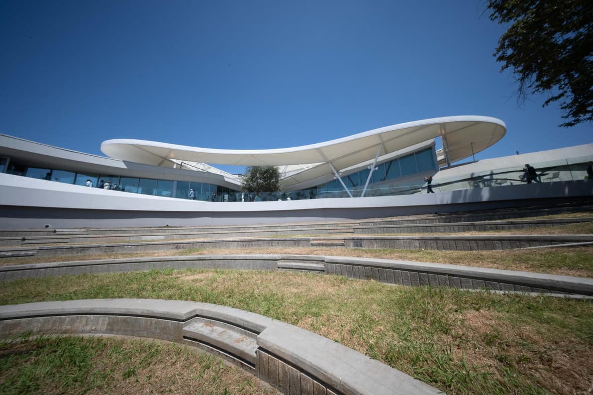 טופוגרפיה שמשתלבת בטבע (צילום באדיבות Goldrich Cultural Center) Goldrich Cultural Center