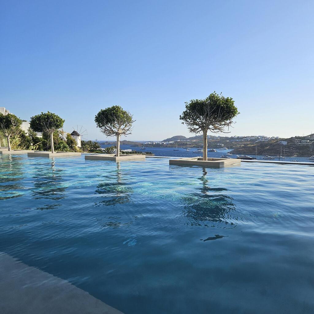 מיקונוס, בריכת האינסוף במלון Once In Mykonos. למבוגרים בלבד (צילום: יעל גרטי) מיקונוס, בריכת האינסוף במלון Once In Mykonos. מלון למבוגרים בלבד
