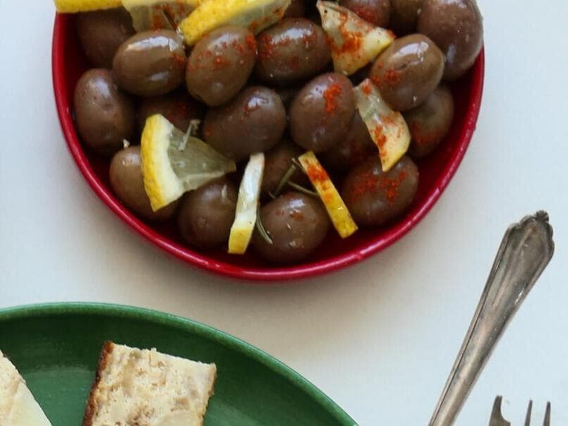 טורטייה ספרדית עם תפוחי אדמה ובצל (צילום: ריאן פרויס, סגנון: נעמה רן) טורטייה ספרדית עם תפוחי אדמה ובצל