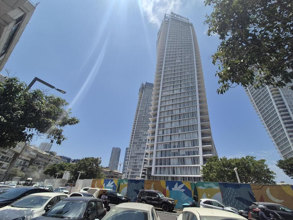 בקרוב צפויים לקוחות אמידים נוספים? ימים יגידו (צילום: אסף קמר) קולקט בכיכר המדינה