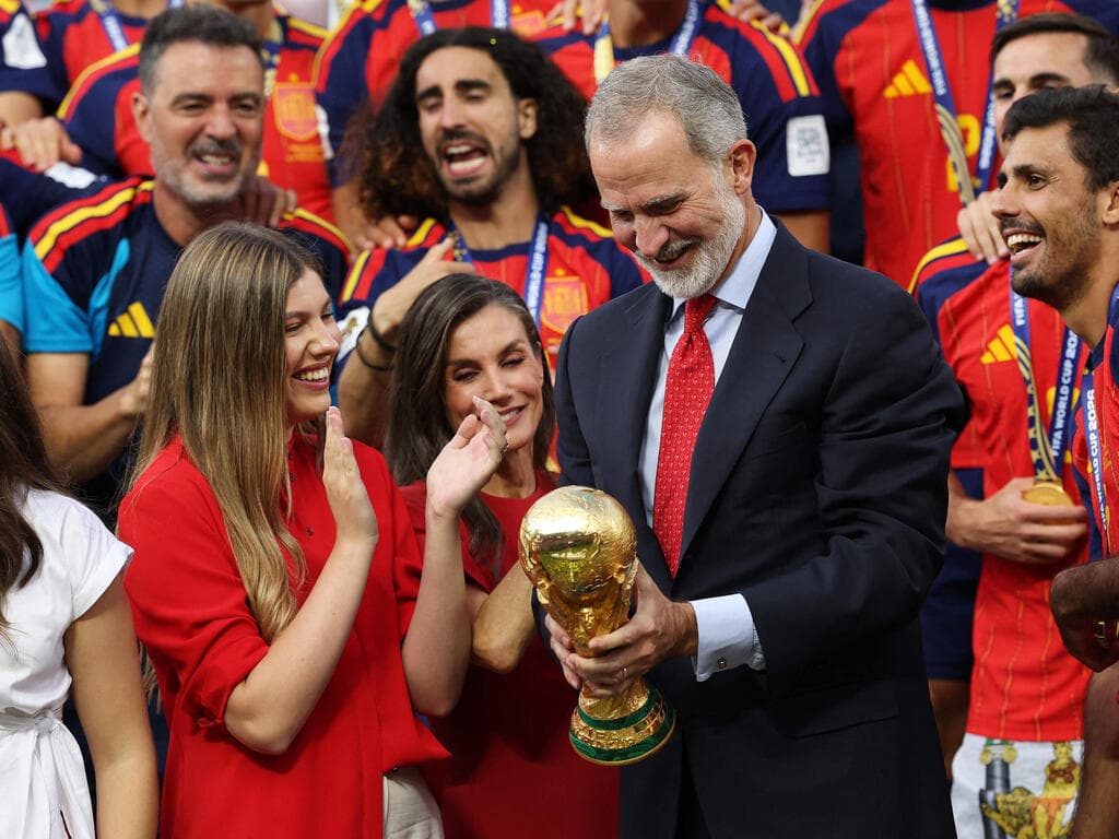 עניבה כמחווה. המלך פליפה השישי ( צילום: Carl recine / Getty Images) גמר מונדיאל 2026
