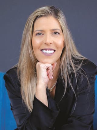 תום קוסטיקה שרון  מייסדת ובעלים "המרכז הארצי למשקיע" 