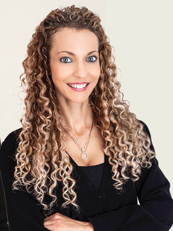 ציפי וינר ואתי חן שריקי מחברת  "עמרם אברהם"