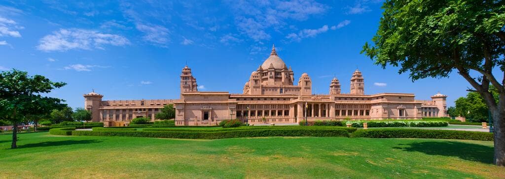Umaid Bhawan palace hotel in Jodhpur in Rajasthan, India (צילום: Belikova Oksana, shutterstock) Umaid Bhawan palace hotel in Jodhpur in Rajasthan, India