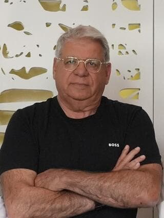 רמי בונה