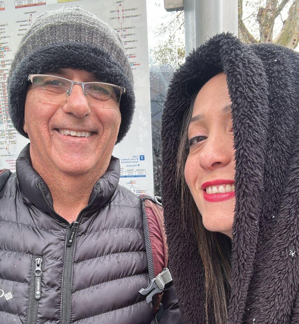 שני כבודי, עם אביה, פיני. "היום אנחנו בקשר טוב" (צילום: אלבום פרטי) שני כבודי, עם אביה, פיני. "היום אנחנו בקשר טוב"