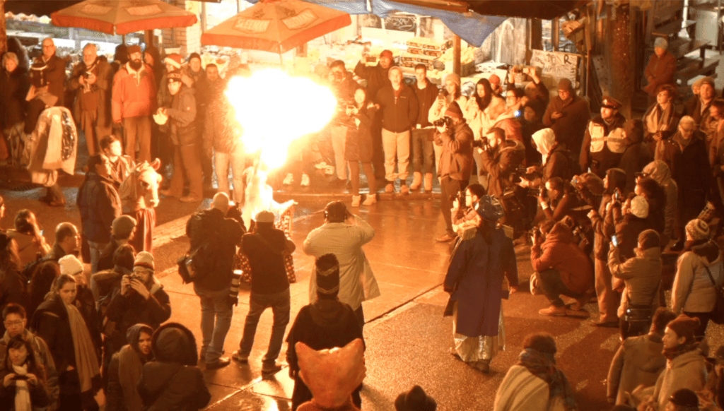 כמו שכונות רבות במרכזי ערים, גם קנזינגטון מרקט צמחה מתוך גלי הגירה (צילום באדיבות פסטיבל אפוס) מתוך הסרט התיעודי "הלב השבור של טורונטו"