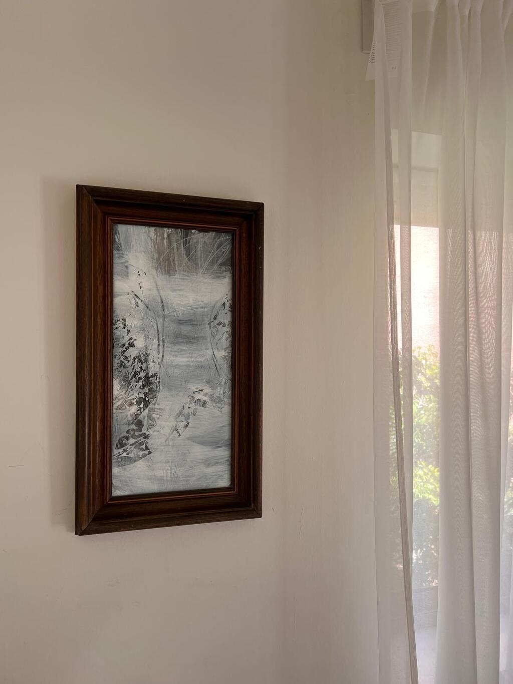 מסגרת משוק הפשפשים, אמנות DIY (עיצוב וצילום: לורן רזמוס) שדרוג הדירה במינימום תקציב