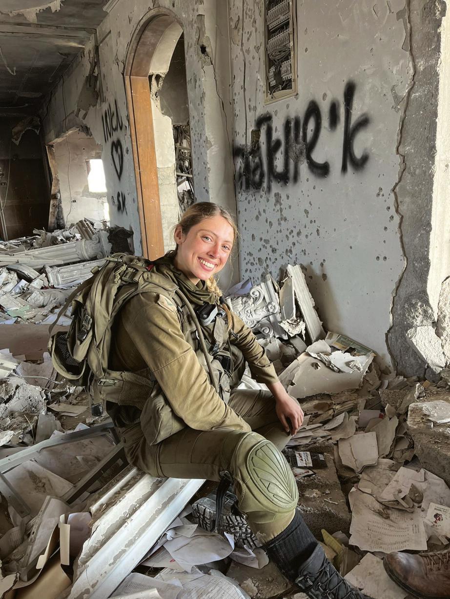מלאני למברסקי כלוחמת בעזה (צילום: אלבום פרטי) מלאני למברסקי