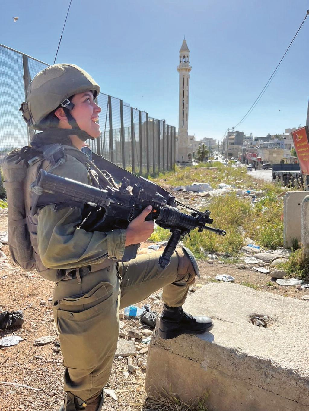 "מתברר שרצתי אל עבר עשרות המחבלים והם ירו עליי". נועה לפני הפציעה (צילום: אלבום פרטי) נועה זאבי, גיבורות