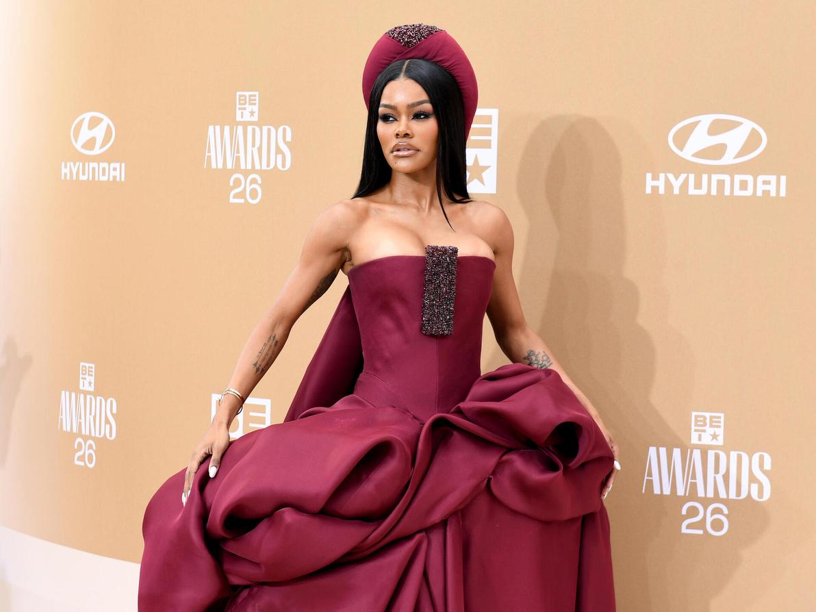 שמלה של סטפן רולאן בטקס פרסי BET ל-2026 (צילום: Aaron J. Thornton/Getty Images for BET) טייאנה טיילור בטקס פרסי BET ל-2026