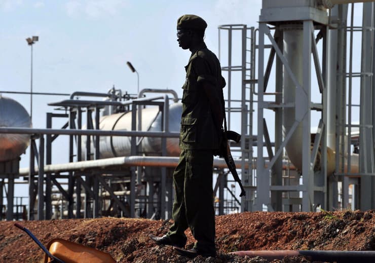 חרטום איבדה שלושה רבעים מכוח ייצור הנפט שלה. מתקן נפט בדרום סודן