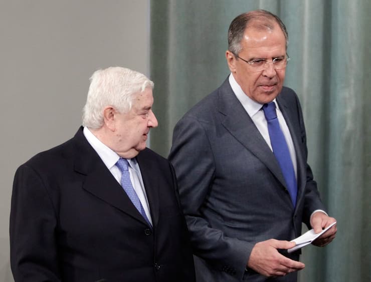 אל מועלם עם שר החוץ הרוסי סרגיי לברוב בשנת 2012