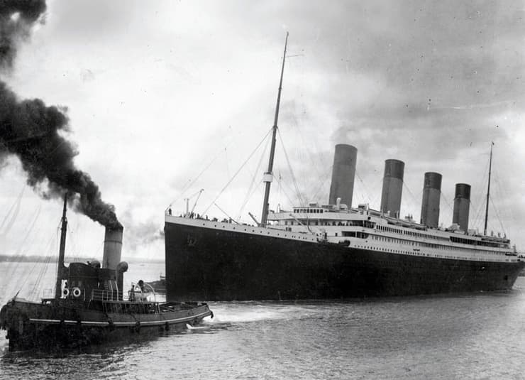הטיטאניק מפליגה מסאות'המפטון ב-1912. "האונייה שלא יכולה לטבוע"