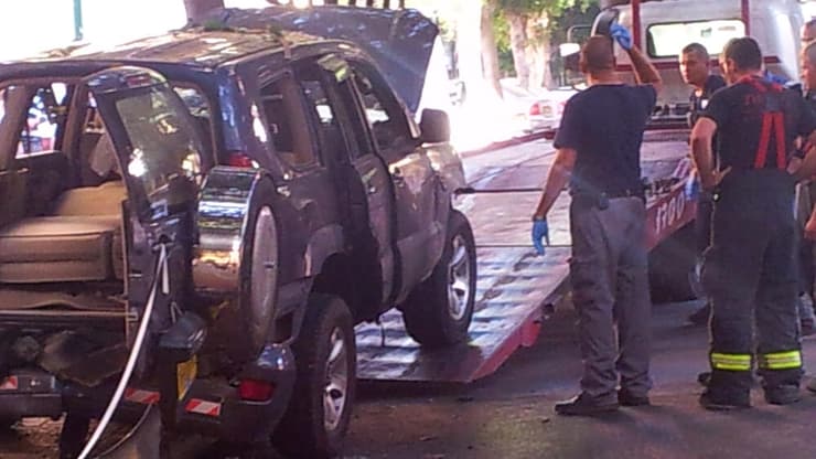 מכוניתו של אלפרון אחרי ניסיון החיסול ביוני 2012