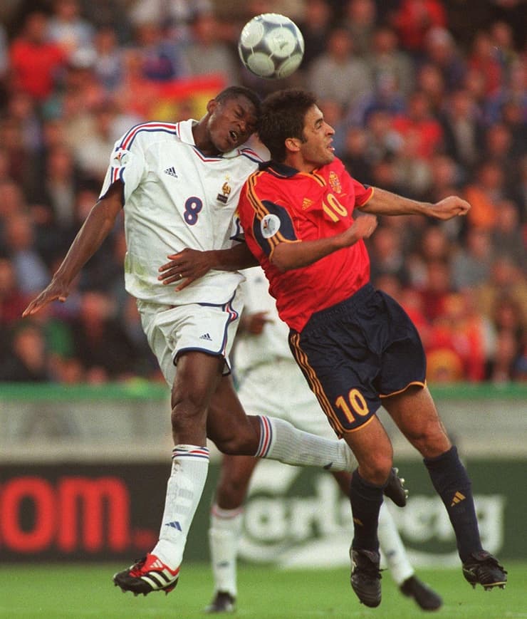 מרסל דסאי במדי נבחרת צרפת ביורו 2000. צל על ויירה