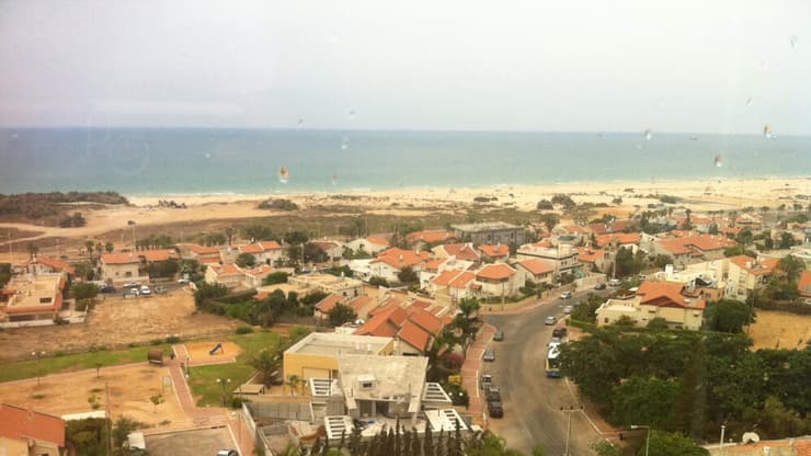 גשם קל באשדוד. ארכיון (צילום: שמוליק דוד) גשם קל באשדוד. ארכיון