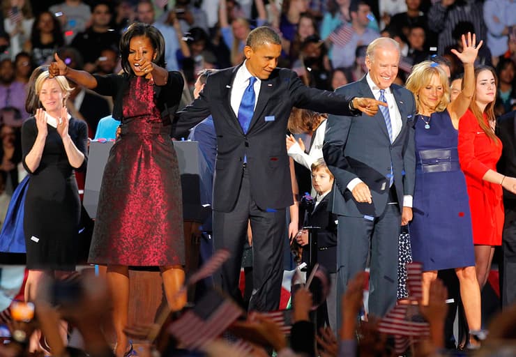 המשפחות התיידדו. עם אובמה בחגיגות הניצחון ב-2012
