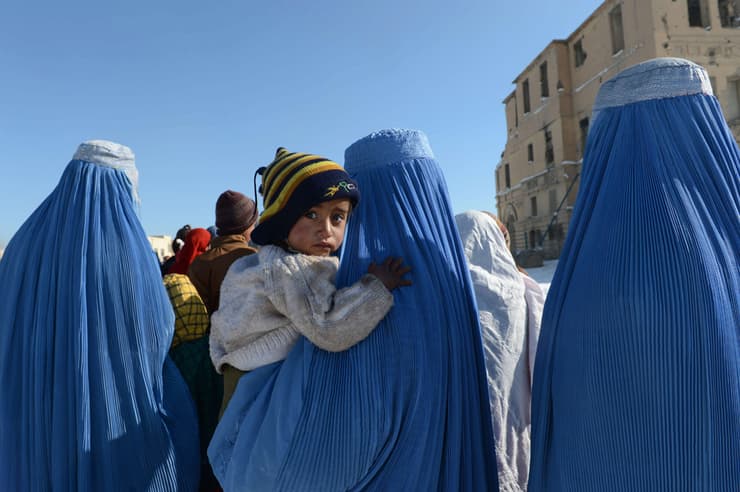 נשים אפגניות עם בורקה, בקאבול. הטליבאן מבטיח שהשתנה