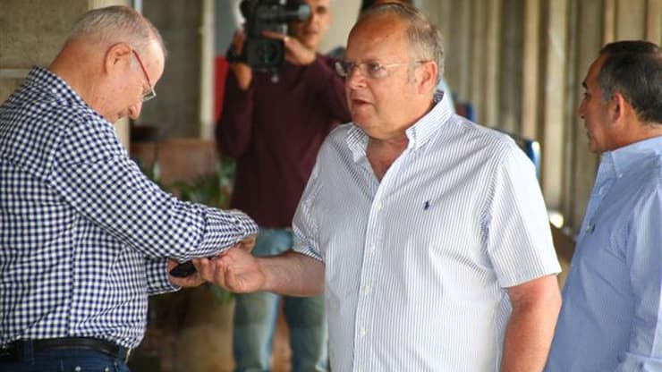 רפי פלד ואריה גבעוני (צילום: מוטי קמחי) רפי פלד ואריה גבעוני